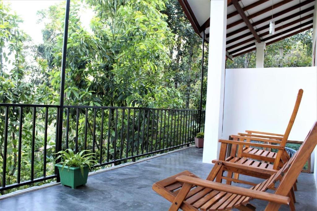 Amado Homestay Ella Exteriör bild