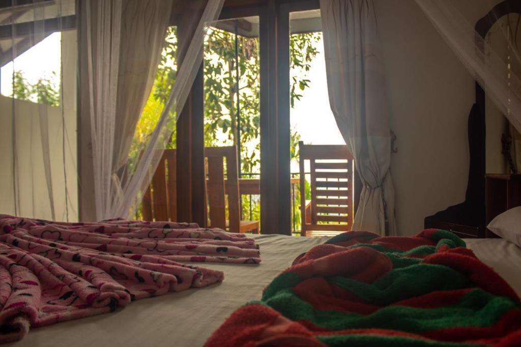 Amado Homestay Ella Exteriör bild