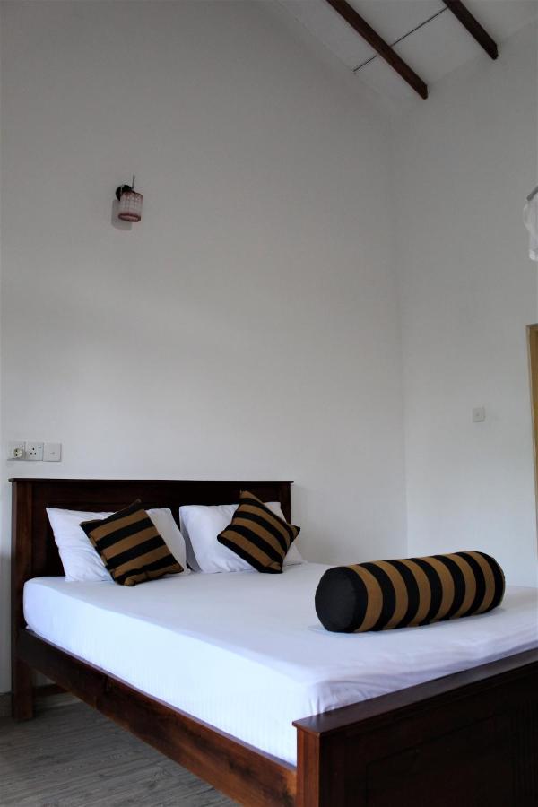 Amado Homestay Ella Exteriör bild